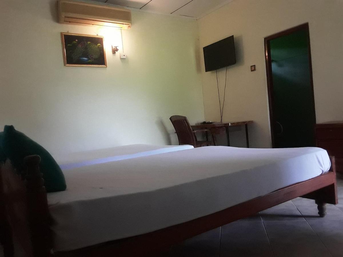 Hansika Guest Inn Buttala Exteriör bild