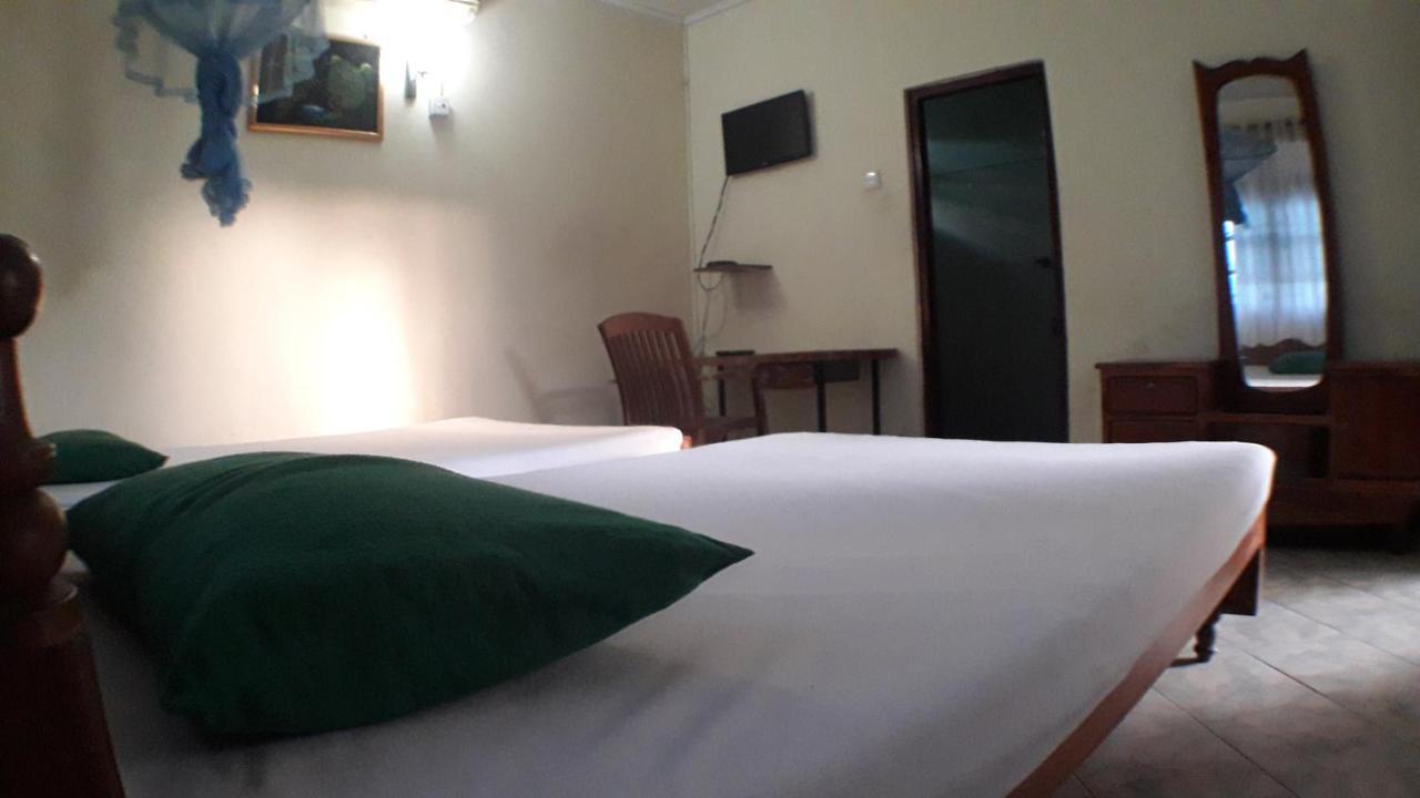 Hansika Guest Inn Buttala Exteriör bild